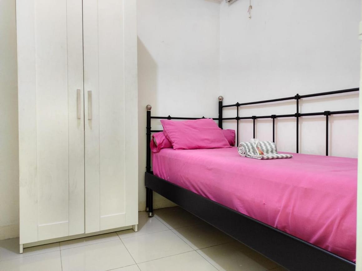 Apartemen Bassura City By Globy Property Jakarta Exterior foto